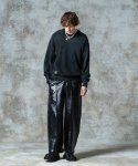 画像17: 【glamb 2025 Autumn先行予約】glamb グラム / Synth Leather Baggy Slacks (2色展開) (17)