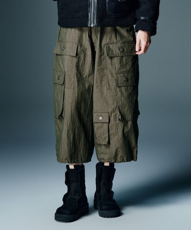 画像4: 【glamb 2026 Autumn先行予約】glamb グラム / Asymmetry Cropped Cargo Pants (2色展開) (4)
