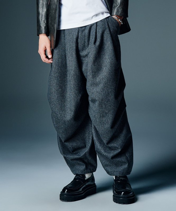 画像4: 【glamb 2026 Autumn先行予約】glamb グラム / Knee Tuck Check Pants (2色展開) (4)