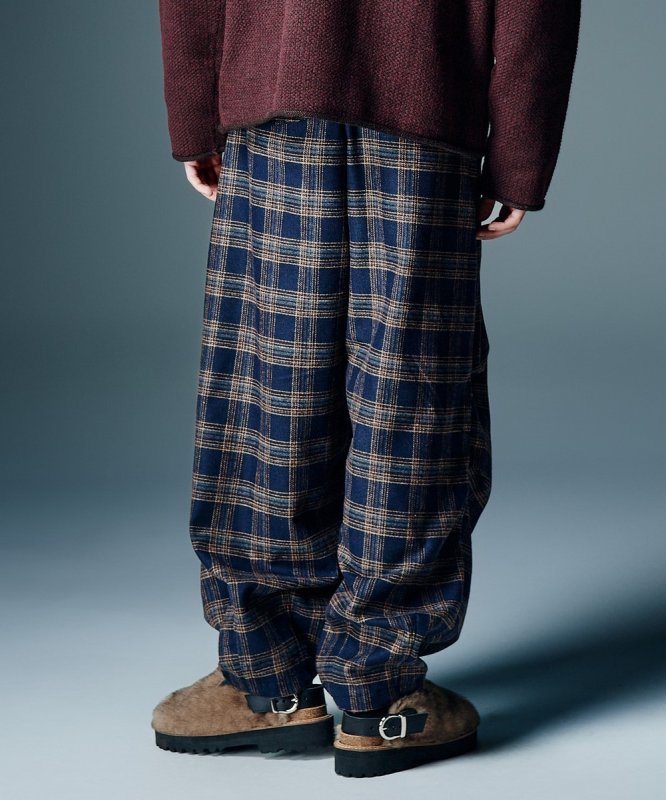 画像6: 【glamb 2026 Autumn先行予約】glamb グラム / Knee Tuck Check Pants (2色展開) (6)