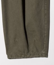 画像28: 【glamb 2026 Autumn先行予約】glamb グラム / Fade Asymmetry Cargo Pants (3色展開) (28)