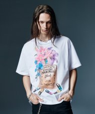 画像4: 【glamb 2026 Winter先行予約】glamb グラム / Magic Pills T-Shirt (2色展開) (4)