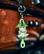 画像11: 【glamb 2026 Winter先行予約】glamb グラム / Eaten Apple Key Holder (1色展開) (11)