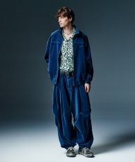 画像5: 【glamb 2026 Winter先行予約】glamb グラム / Indigo Velveteen Knee Tuck Pants (1色展開) (5)