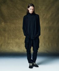 画像14: 【glamb 2026 Winter先行予約】glamb グラム / Drape Mock Neck Cutsew (2色展開) (14)